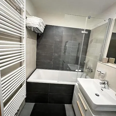 Apartment U Jelena - Rodinny U Lesa S Garazi
