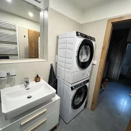 U Jelena - Rodinny U Lesa S Garazi Apartment Harrachov